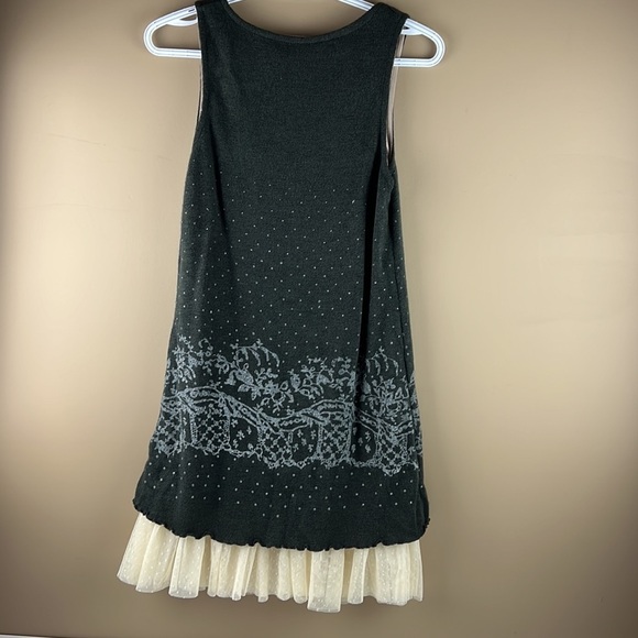 Super Cute Sleeveless Patterned Knit Dress with Lace - Picture 5 of 10